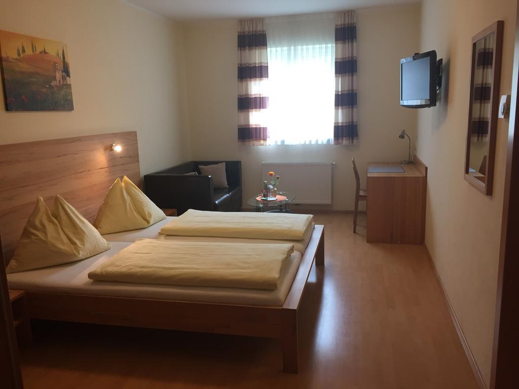 Gasthaus Hotel Feldschlange Ried im Innkreis Ngoại thất bức ảnh