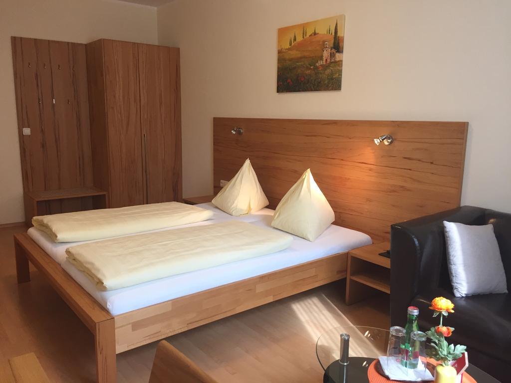 Gasthaus Hotel Feldschlange Ried im Innkreis Ngoại thất bức ảnh